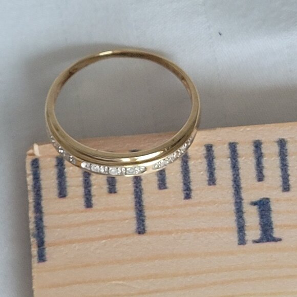 Diamond Womens 10k Yellow Gold Band - Picture 3 of 12